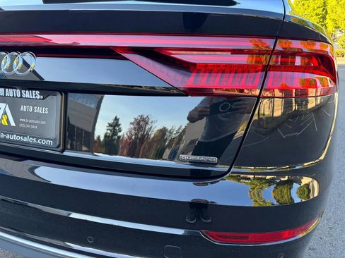 Used 2022 Audi Q8 Premium Plus w/ Premium Plus Package image 16