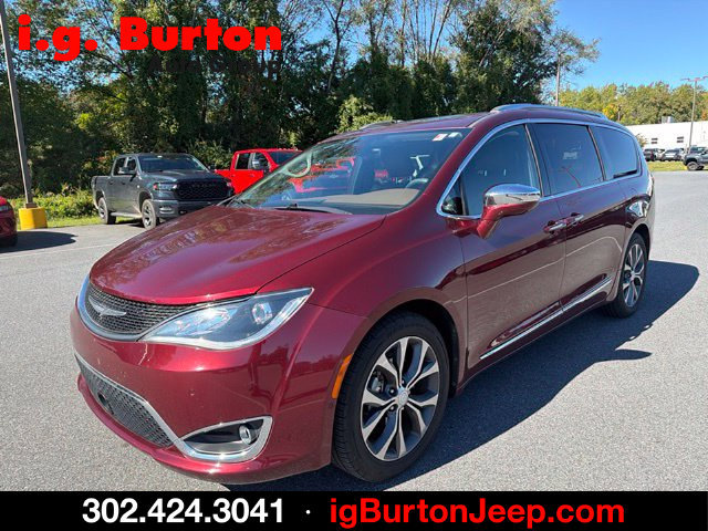 Used 2018 Chrysler Pacifica Limited w/ Tire & Wheel Group FWD image 8