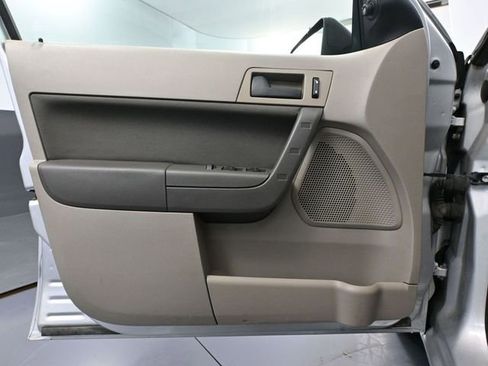 Used 2011 Ford Focus SE w/ 201A Rapid Spec Order Code image 17