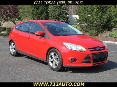 Used 2014 Ford Focus SE FWD image 3