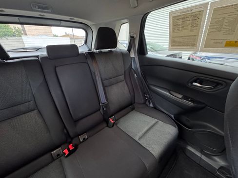 Used 2025 Nissan Rogue SV FWD image 39