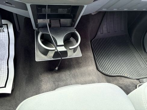 Used 2011 Ford F350 XLT w/ XLT Interior Pkg image 22