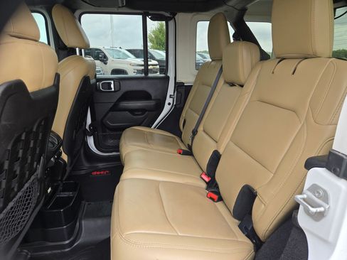Used 2019 Jeep Wrangler Unlimited Rubicon AWD/4WD image 13