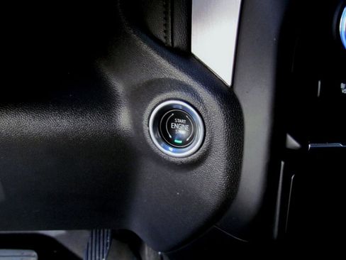 Used 2020 GMC Sierra 1500 SLE w/ SLE Value Package image 29