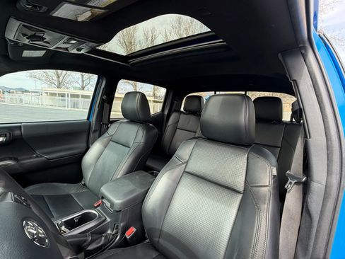 Used 2020 Toyota Tacoma TRD Off-Road w/ TRD Premium Off Road Package image 38