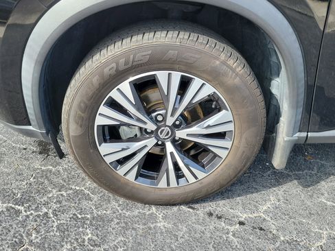 Certified 2021 Nissan Rogue SV FWD image 4