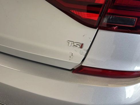 Used 2018 Volkswagen Passat 2.0T R-Line w/ R-Line Lighting Package FWD image 42