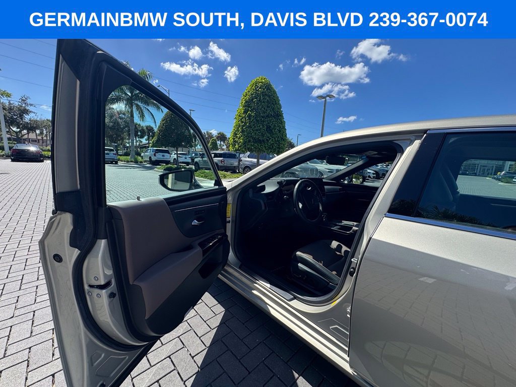Used 2022 Lexus ES 350 w/ Premium Package FWD image 23