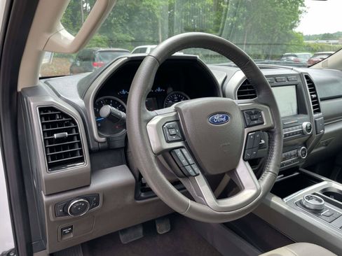 Used 2021 Ford Expedition XLT RWD image 8