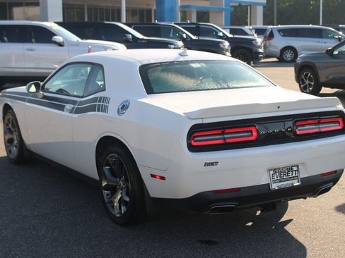 Used 2017 Dodge Challenger SXT Plus RWD image 5