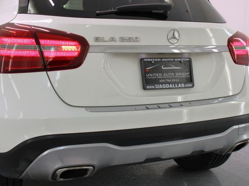 Used 2020 Mercedes-Benz GLA 250 w/ Convenience Package image 24