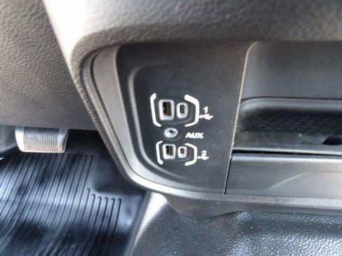 Used 2024 RAM 2500 Tradesman w/ Chrome Appearance Group image 19