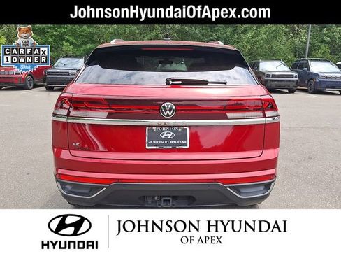 Used 2024 Volkswagen Atlas Cross Sport SE w/ Panoramic Sunroof Package FWD image 19