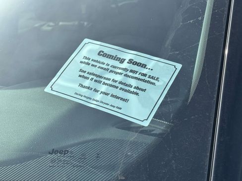 Used 2023 Jeep Grand Cherokee Limited w/ Black Appearance Package image 31