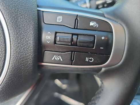 Used 2024 Kia Sportage EX FWD image 17