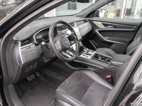 Used 2022 Jaguar F-PACE SVR image 8