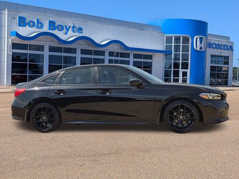 Used 2023 Honda Civic Sport image 4