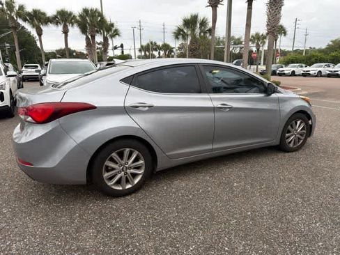 Used 2015 Hyundai Elantra SE w/ Option Group 03 FWD image 8