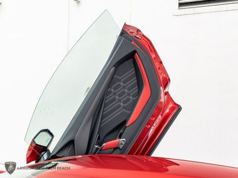 Used 2025 Lamborghini Revuelto AWD/4WD image 28