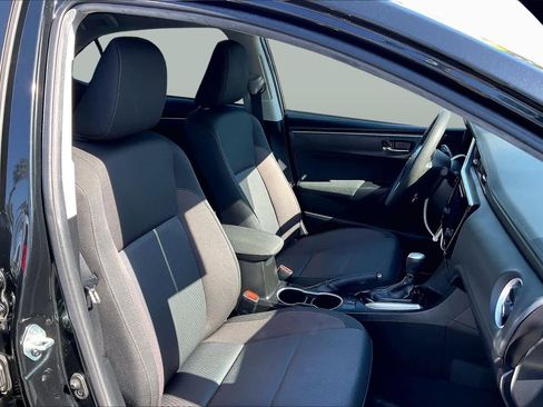 Used 2018 Toyota Corolla LE image 8