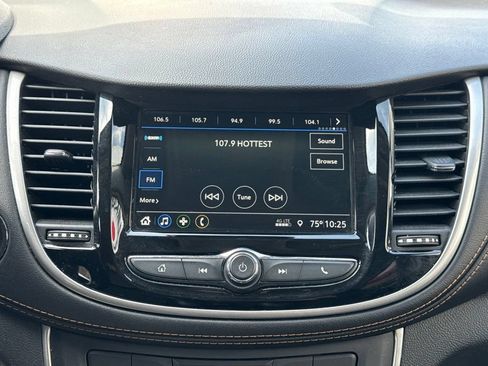 Used 2019 Chevrolet Trax LT w/ LT Convenience Package AWD/4WD image 21