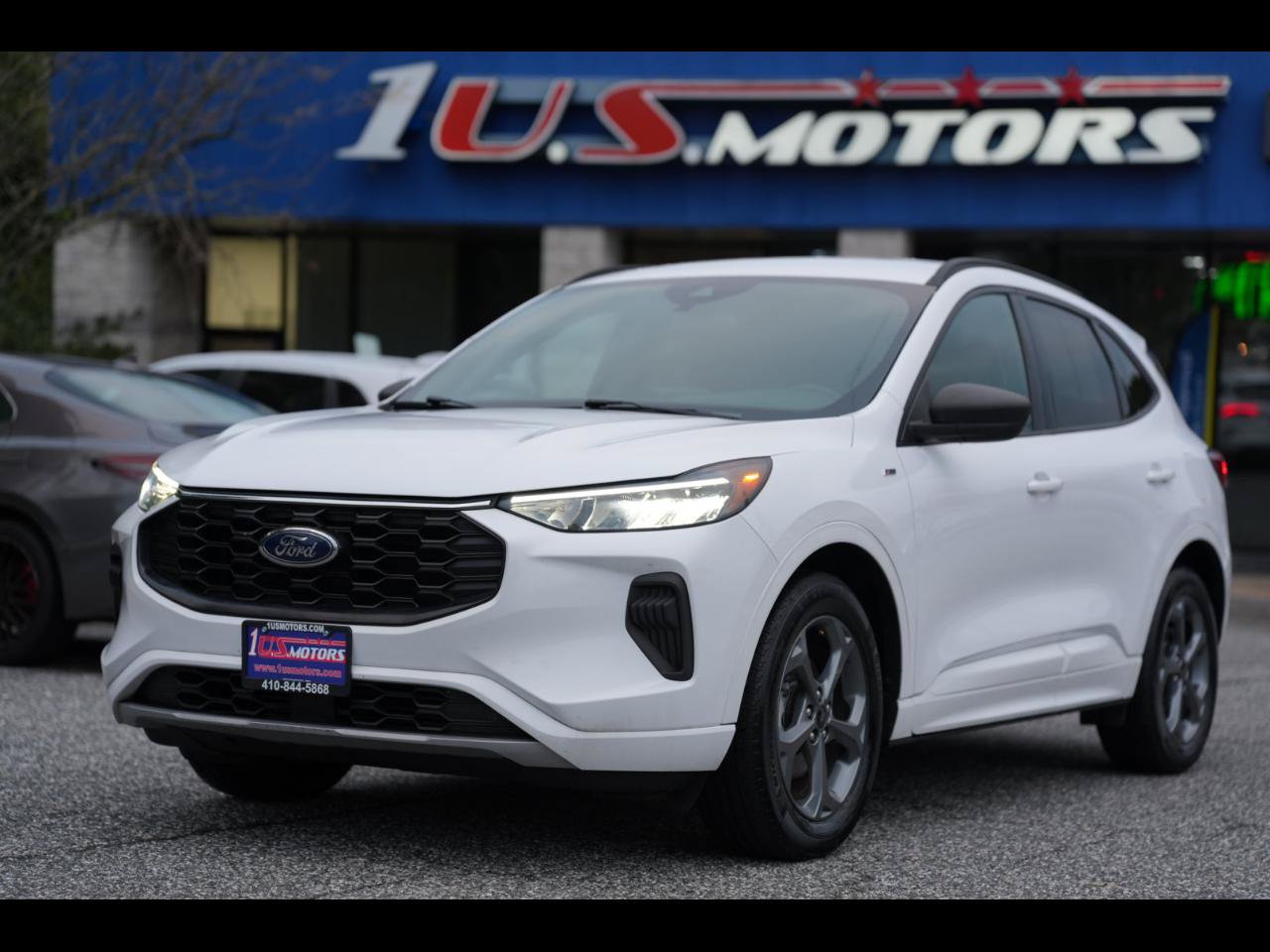 Used 2023 Ford Escape ST-Line FWD image 1