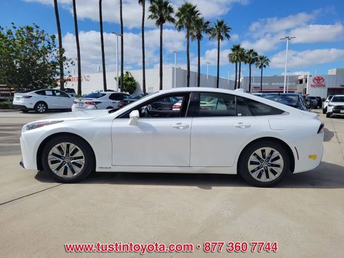 Used 2022 Toyota Mirai XLE w/ Advanced Technology Package image 7