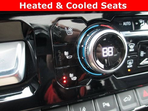 Used 2025 GMC Sierra 2500 AT4X image 19