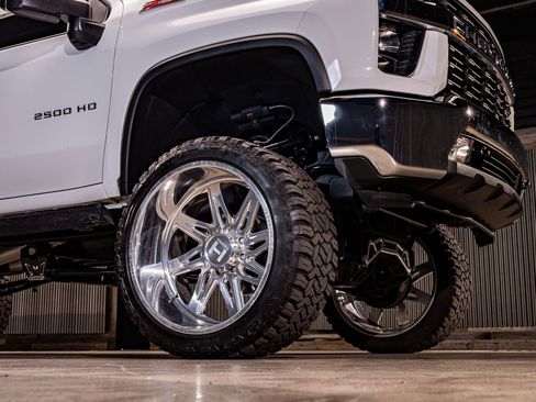 Used 2022 Chevrolet Silverado 2500 LT w/ Convenience Package image 15