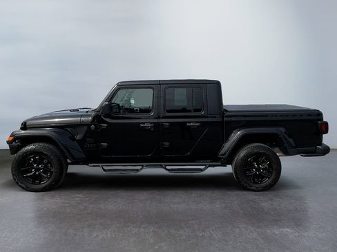 Used 2023 Jeep Gladiator Sport S image 2