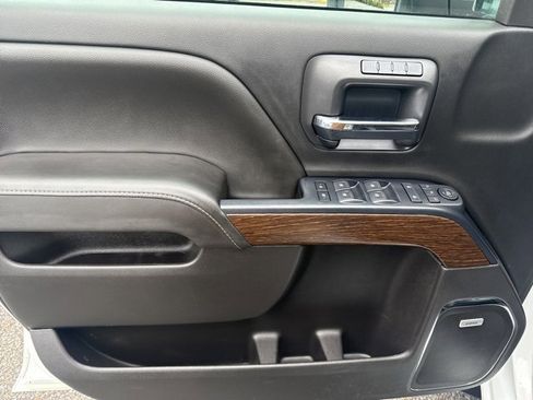 Used 2017 GMC Sierra 2500 Denali w/ Duramax Plus Package image 10