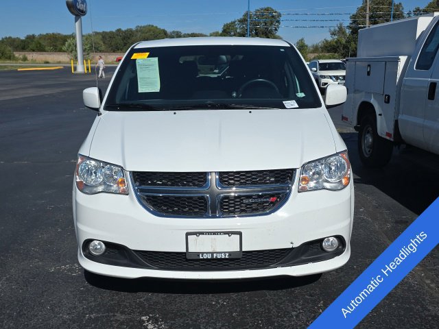 Used 2020 Dodge Grand Caravan SE FWD image 2