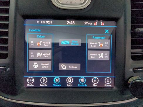 Used 2018 Chrysler 300 Limited image 33