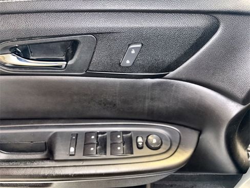 Used 2017 Chevrolet Traverse LT image 13