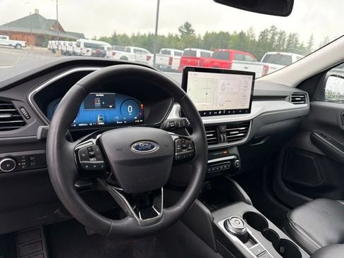 Used 2023 Ford Escape Platinum w/ Class II Trailer Tow Package AWD/4WD image 10