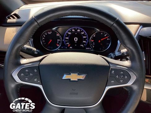 Used 2022 Chevrolet Traverse Premier AWD/4WD image 30
