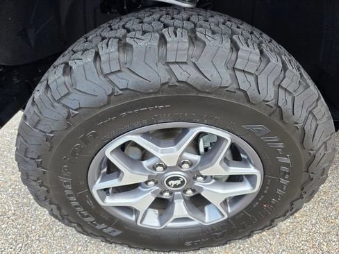 Certified 2025 Ford Bronco Badlands AWD/4WD image 11