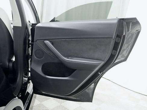 Used 2023 Tesla Model Y Performance AWD/4WD image 34
