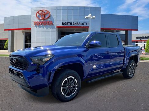 Used 2025 Toyota Tacoma TRD Sport AWD/4WD image 5