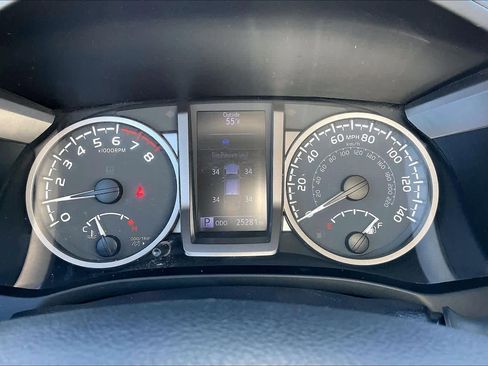 Used 2021 Toyota Tacoma SR5 image 21