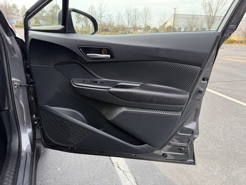 Used 2018 Toyota C-HR XLE image 18