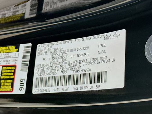 Used 2025 Toyota Tacoma TRD Sport image 31