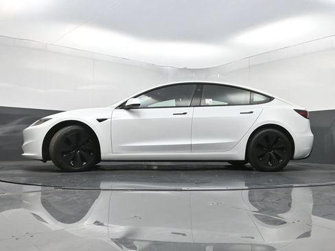 Used 2024 Tesla Model 3 Standard Range RWD image 27