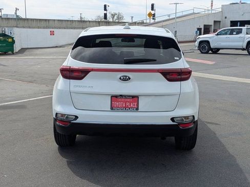 Used 2022 Kia Sportage LX image 9