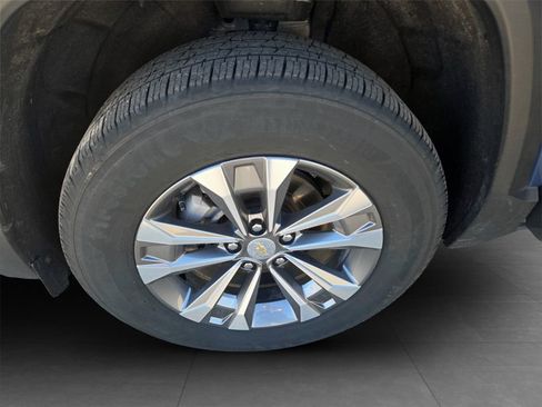 Used 2025 Chevrolet Equinox LT image 34