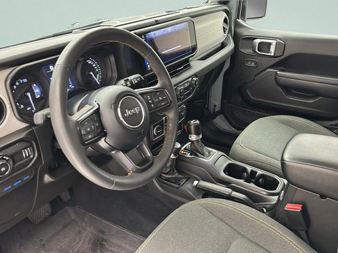 Used 2024 Jeep Wrangler Unlimited w/ Convenience Group AWD/4WD image 11