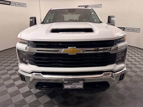 Used 2025 Chevrolet Silverado 2500 LT w/ Convenience Package AWD/4WD image 9