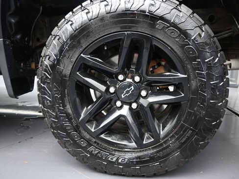 Used 2024 Chevrolet Silverado 1500 LT Trail Boss image 10