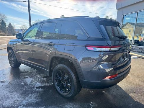 Used 2026 Jeep Grand Cherokee 4WD image 7