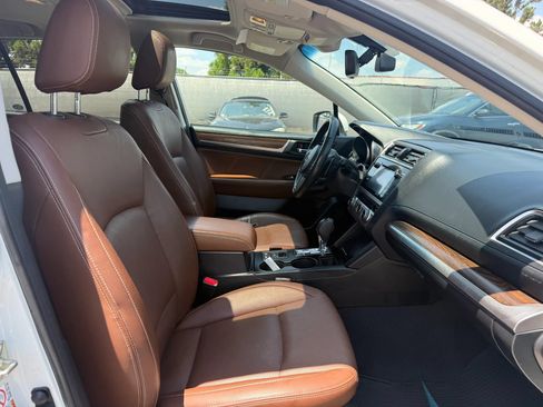 Used 2017 Subaru Outback 3.6R Touring AWD/4WD image 18